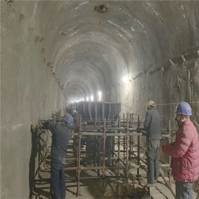广州航韵镀锌钢管柱隧道钢管柱规格