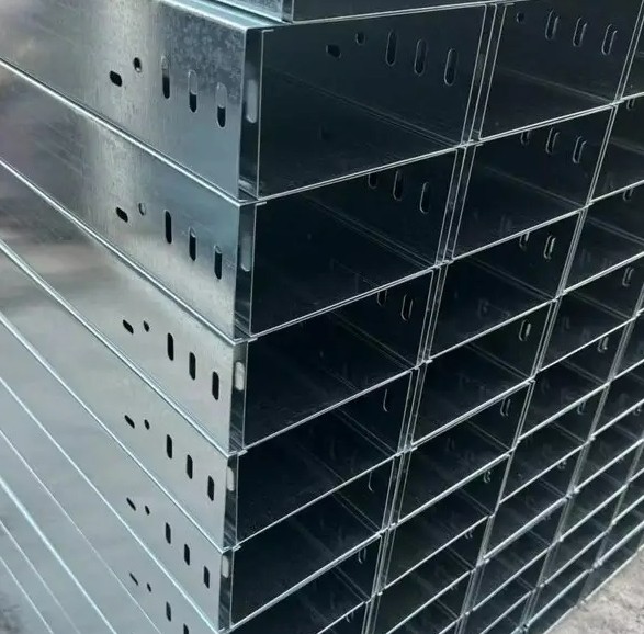 钢制封闭式桥架 喷塑防火 有效保护线缆图2